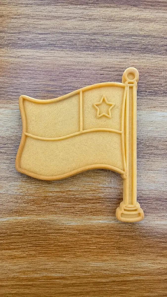 SET DE 5 CORTADORES Y SELLOS PARA GALLETAS CON DISEÑOS PATRIOS DE 8 CM - 6