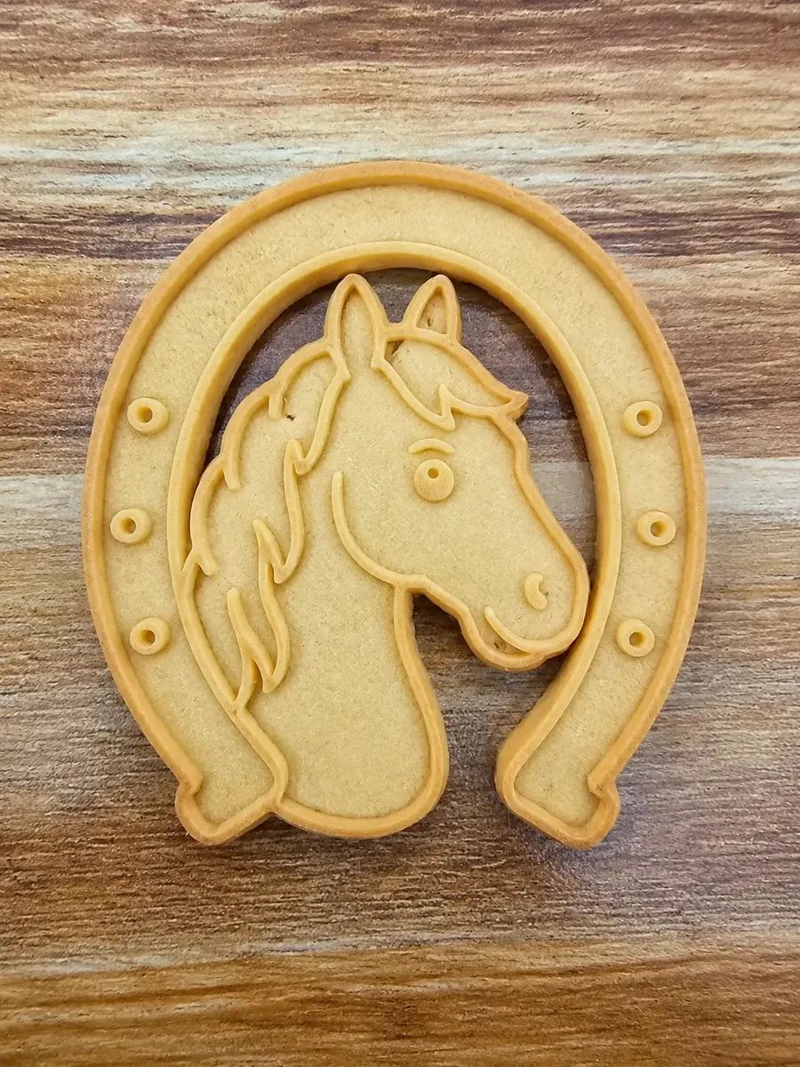 SET DE 5 CORTADORES Y SELLOS PARA GALLETAS CON DISEÑOS PATRIOS DE 8 CM - 7