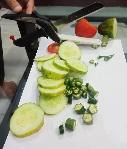 TIJERAS MULTIFUNCIONALES PARA CORTAR ALIMENTOS Y VERDURAS - 3