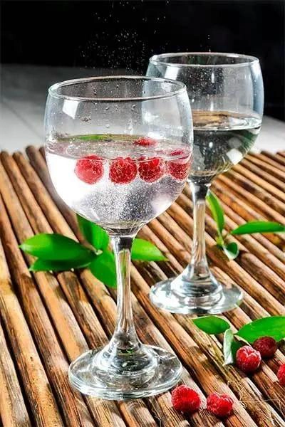 SET DE 4 COPAS DE VIDRIO PARA GIN DE 653 CC - 4