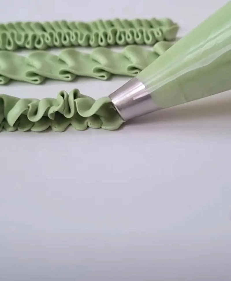 SET DE 5 BOQUILLAS DE PASTELERIA EN ACERO INOXIDABLE CON DISEÑOS VARIADOS - 8