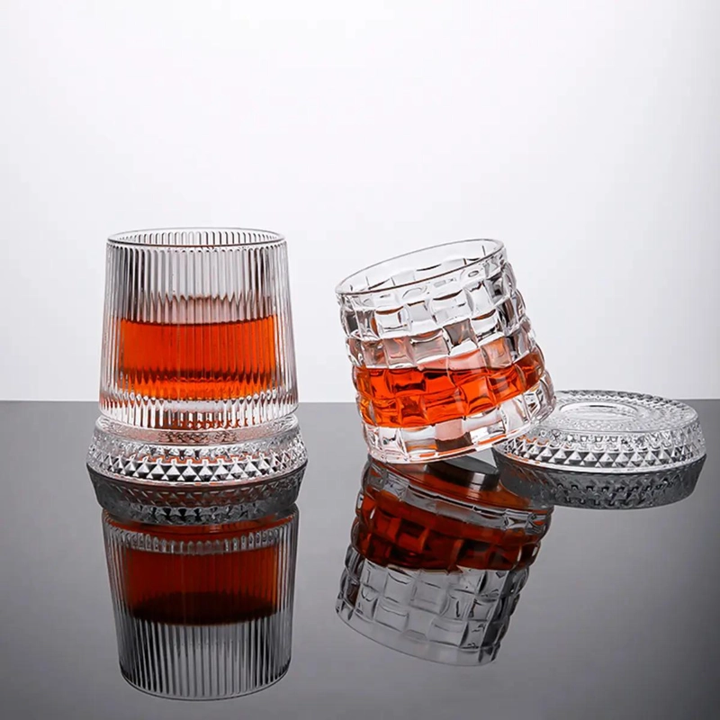VASO GIRATORIO PARA WHISKY CON BASE 360 Y CAPACIDAD DE 280 ML - 8
