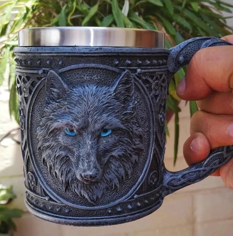 TAZON CILINDRICO NEGRO CON DISEÑO DE LOBO PARA BEBIDAS - 2