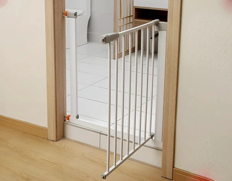 PUERTA DE SEGURIDAD AJUSTABLE PARA BEBE S Y MASCOTAS - 4