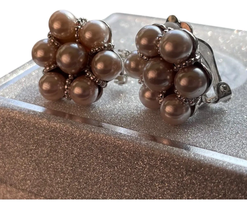 AROS ELEGANTES CON PERLAS DE SWAROVSKI EN TONO BEIGE - 5