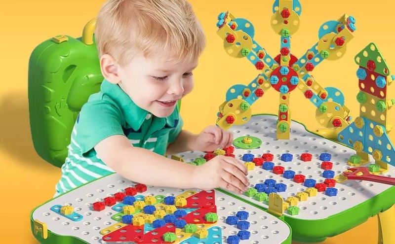KIT DE CONSTRUCCION CREATIVO PARA NIÑOS CON TALADRO Y 230 PIEZAS - 10