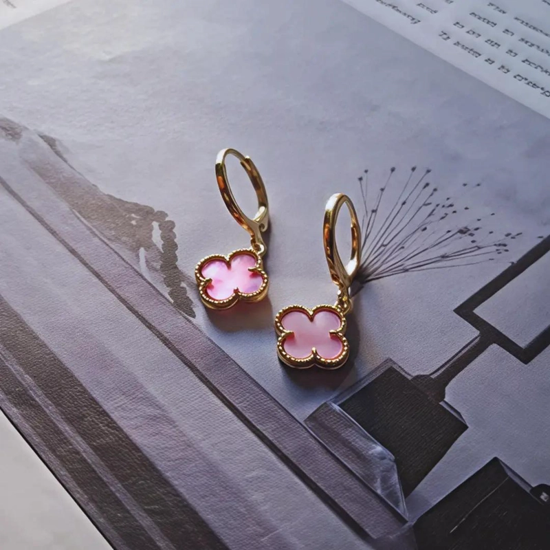 AROS ENCHAPADOS EN ORO CON DISEÑO DE FLOR ELEGANTE - 7