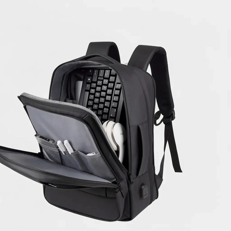 MOCHILA MULTIFUNCIONAL IMPERMEABLE CON CARGA USB - 6