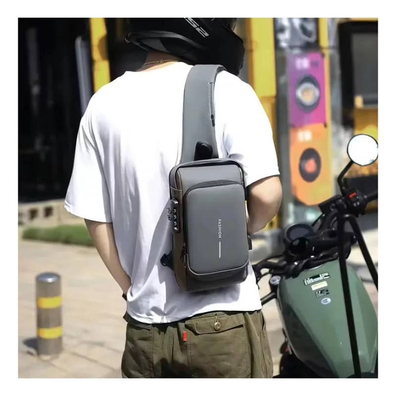 MOCHILA ANTIRROBO CON PUERTO DE CARGA USB Y DISEÑO REFLECTANTE - 5
