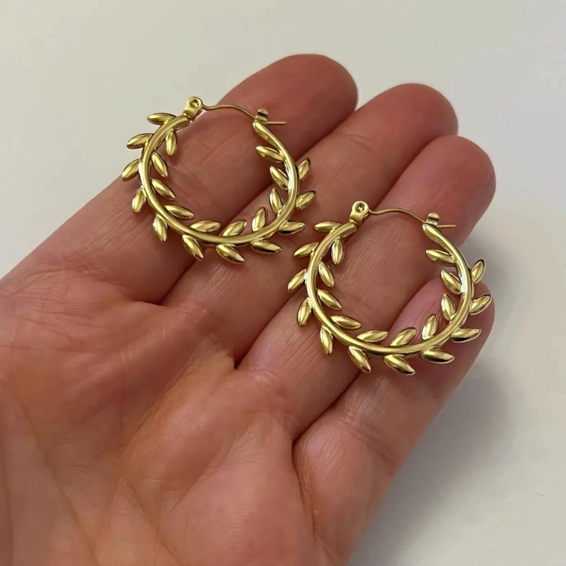 AROS DE DISEÑO ESPIGA EN ACERO CHAPADO ORO 18K HIPOALERGE NICO - 2