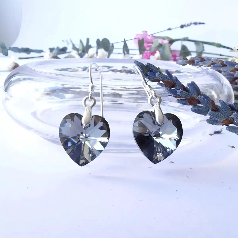 AROS DE CRISTAL EN FORMA DE CORAZON CON GANCHOS DE PLATA - 2