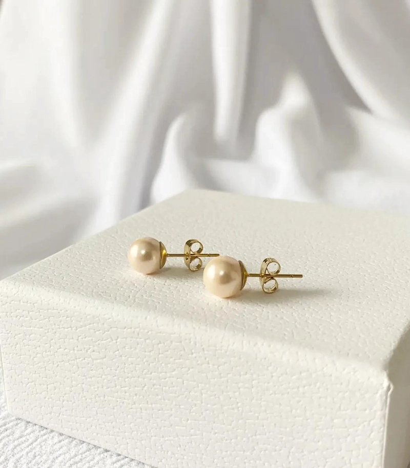 AROS DE PERLA CLASICOS CON BASE ENCHAPADA EN ORO 18K - 1
