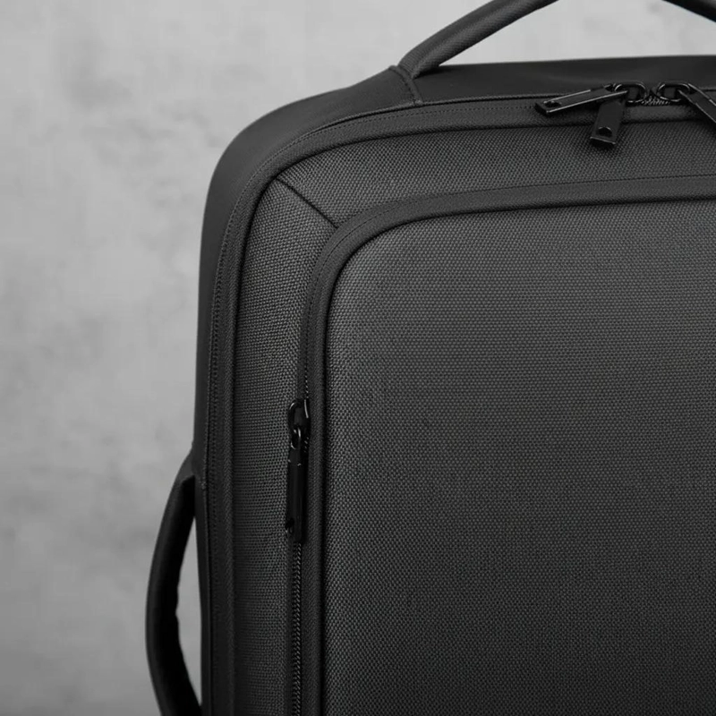 MOCHILA MULTIFUNCIONAL IMPERMEABLE CON CARGA USB - 8
