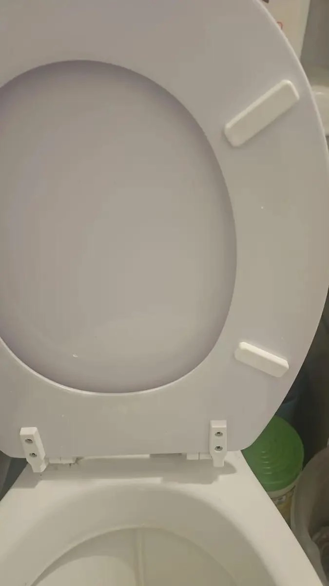 TAPA DE BAÑO DE MADERA COLOR BLANCO CON MEDIDAS 42X36 - 1
