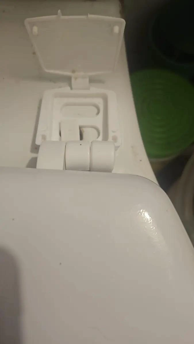 TAPA DE BAÑO DE MADERA COLOR BLANCO CON MEDIDAS 42X36 - 3