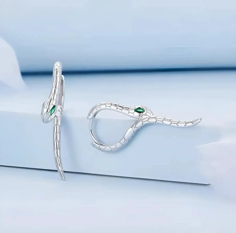 AROS DE PLATA 925 CON DISEÑO DE SERPIENTE Y ZIRCONES VERDES - 2