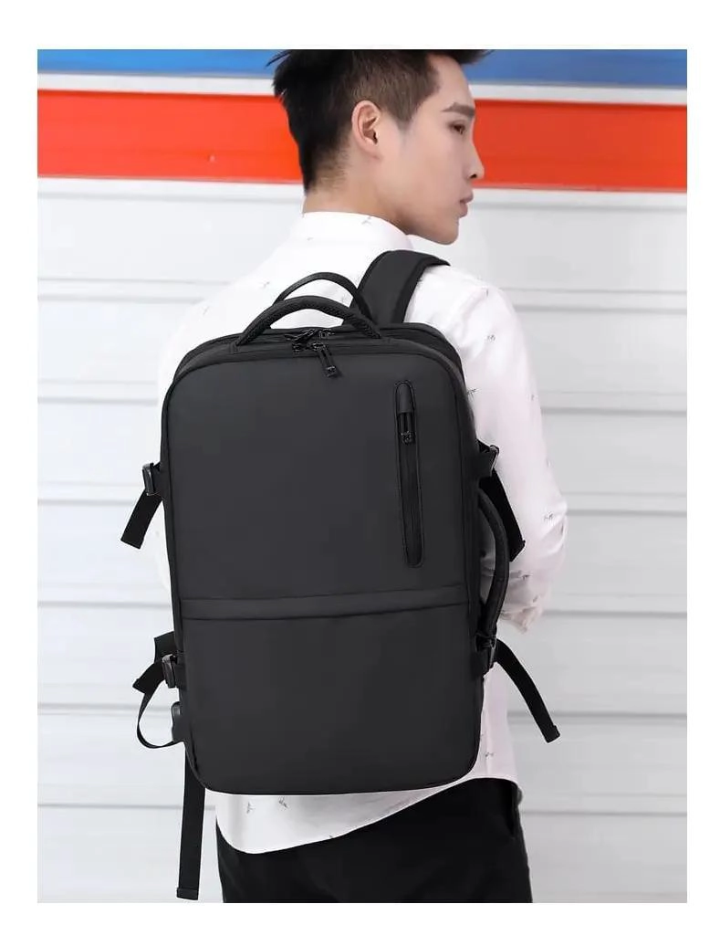 MOCHILA IMPERMEABLE MULTIFUNCIONAL CON PUERTO USB Y 35 LITROS - 6