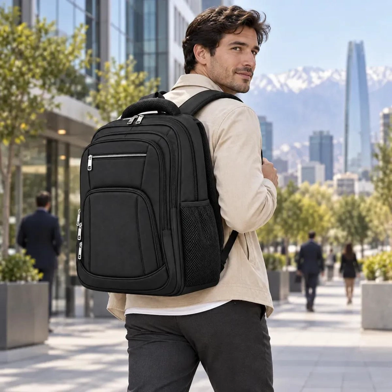MOCHILA DE VIAJE IMPERMEABLE 35L CON COMPARTIMENTO PARA NOTEBOOK - 2