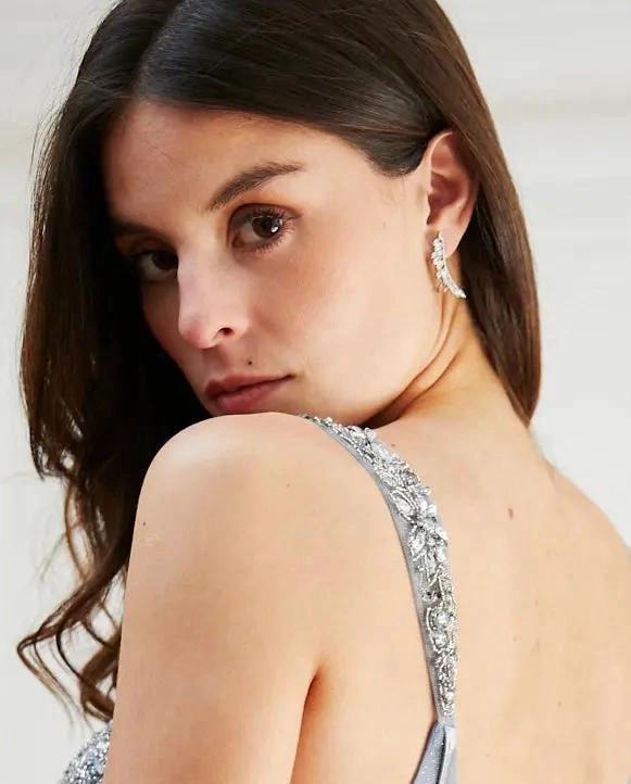 AROS ELEGANTES EN TONO PLATEADO PARA FIESTAS Y EVENTOS - 1
