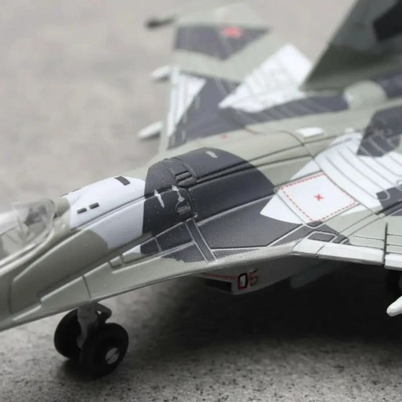 MODELO DE AVION DE COMBATE SU-35 A ESCALA 1:100 PARA CONSTRUCCION - 5