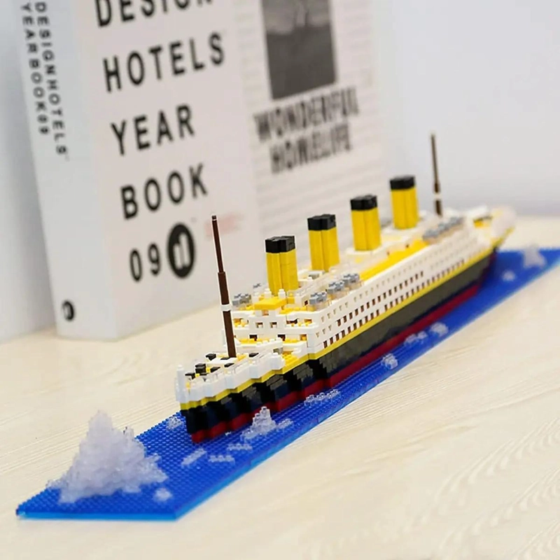 SET DE CONSTRUCCION 3D TITANIC CON 1860 PIEZAS - 3