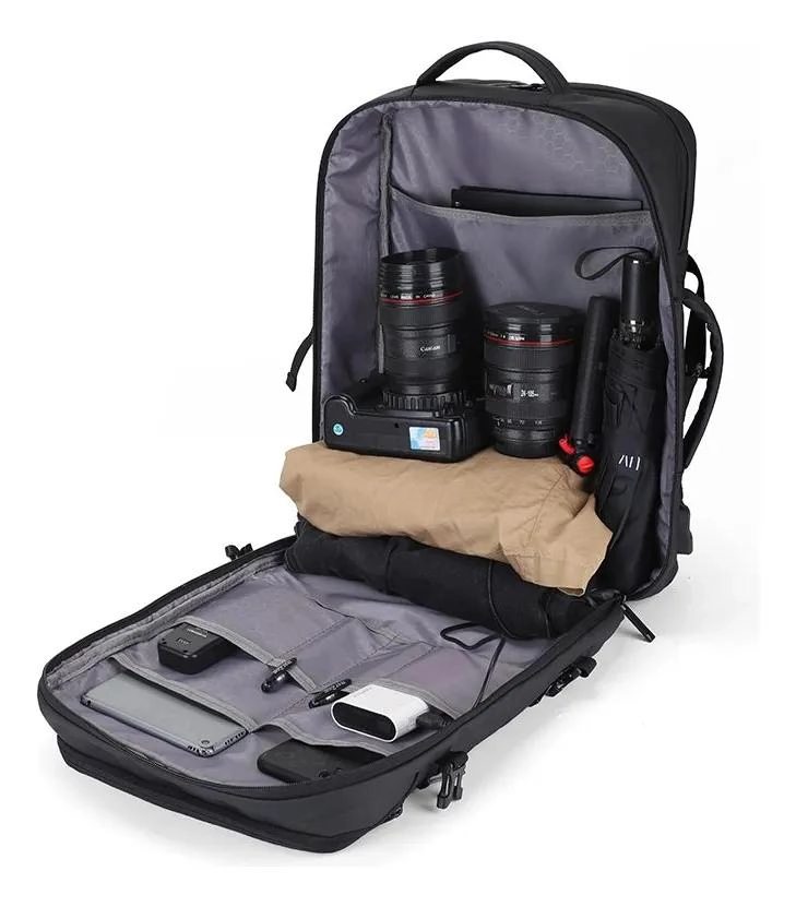MOCHILA IMPERMEABLE DE 35 LITROS CON PUERTO USB INTEGRADO - 8