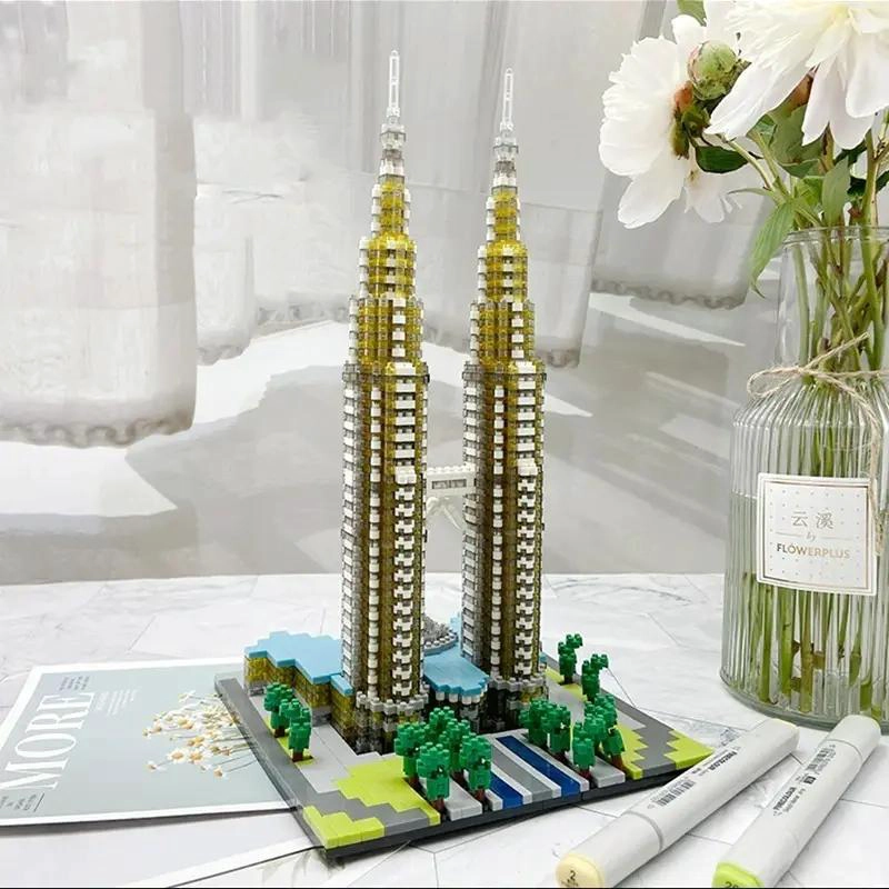 SET DE CONSTRUCCION DE TORRES PETRONAS 2351 PIEZAS - 3