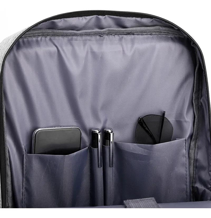 MOCHILA URBANA IMPERMEABLE COMPACTA CON CARGADOR USB - 5