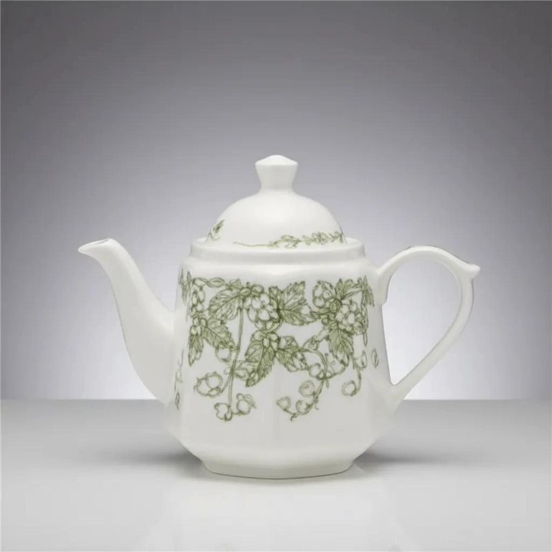 TETERA DE PORCELANA BLANCA CON DISEÑO BOTANICO Y FLORES - 2