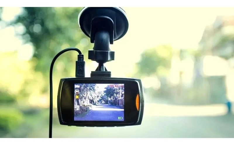 CAMARA DE SEGURIDAD PARA AUTOMOVIL CON GRABACION FULL HD 1080P - 2