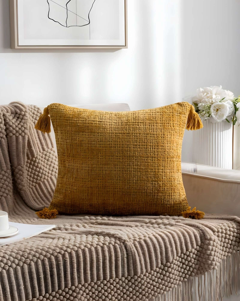 PACK DE 4 FUNDAS DE COJIN CHENILLE CON BORLAS 45X45 AMARILLO - 3