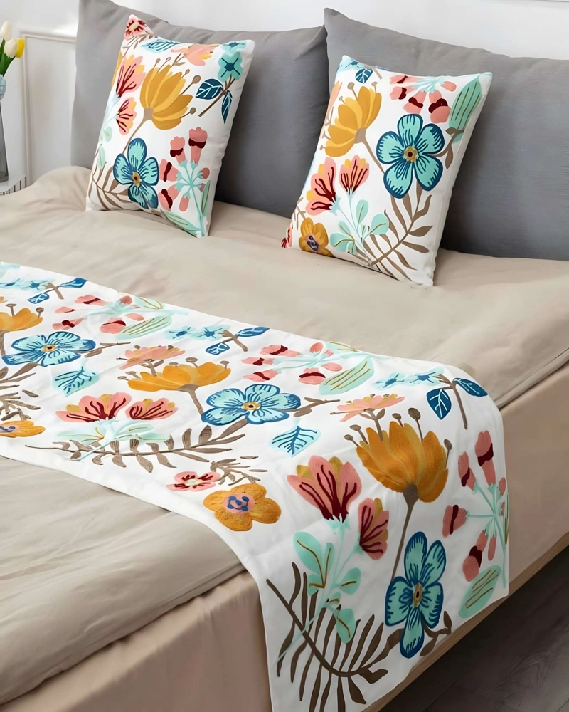 SET DE PIECERA BORDADA CON DOS FUNDAS BLANCO 05 - 4