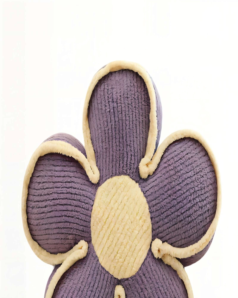 PACK DE COJIN DECORATIVO EN FORMA DE FLOR  COLOR MORADO CON BORDE BEIGE - 2
