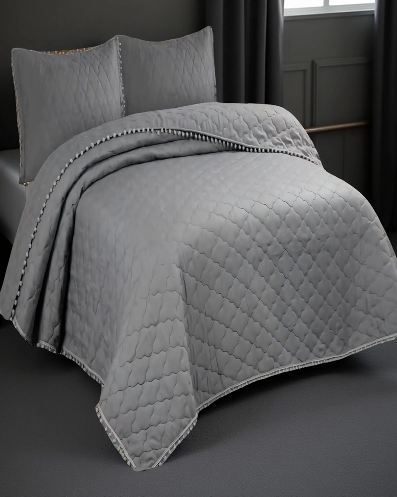 CUBRECAMA 2 PLAZAS CON DETALLES DE POMPONES COLOR GRIS - 3
