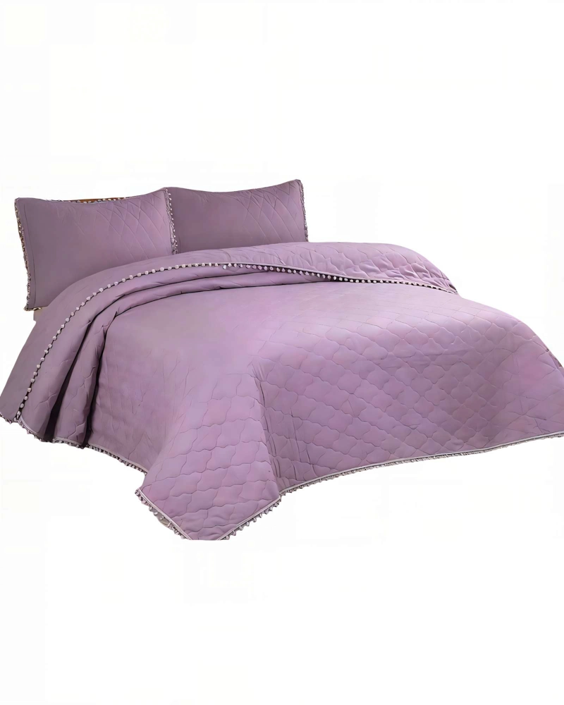 CUBRECAMA 2 PLAZAS CON DETALLES DE POMPONES COLOR MORADO - 1