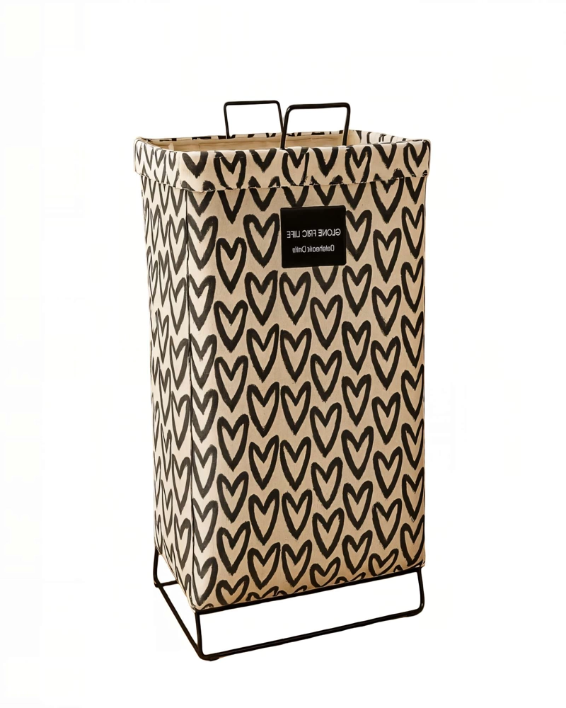 CESTA DE ROPA 36CMX59CM CON DISEÑO DE CORAZONES - 1