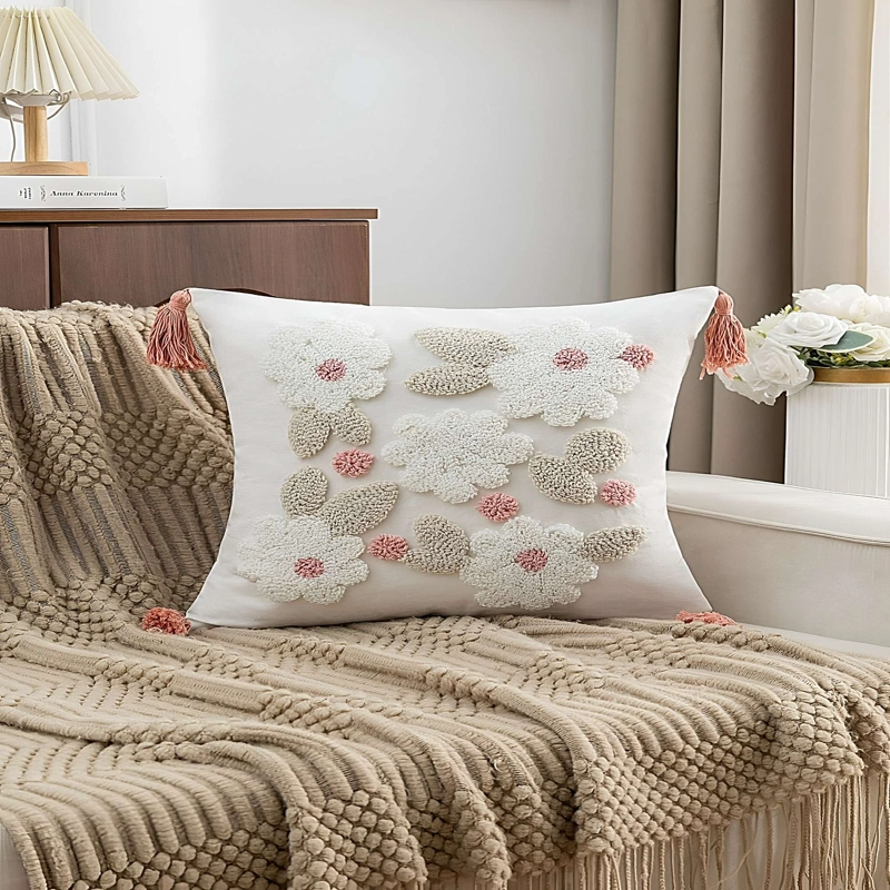 SET DE 4 FUNDAS DE COJIN BORDADA CON BORLAS 45X45 CM F11 - 3