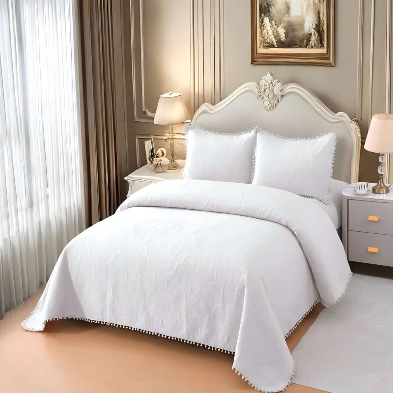 CUBRECAMA PREMIUM CON POMPONES KING COLOR BLANCO - 3