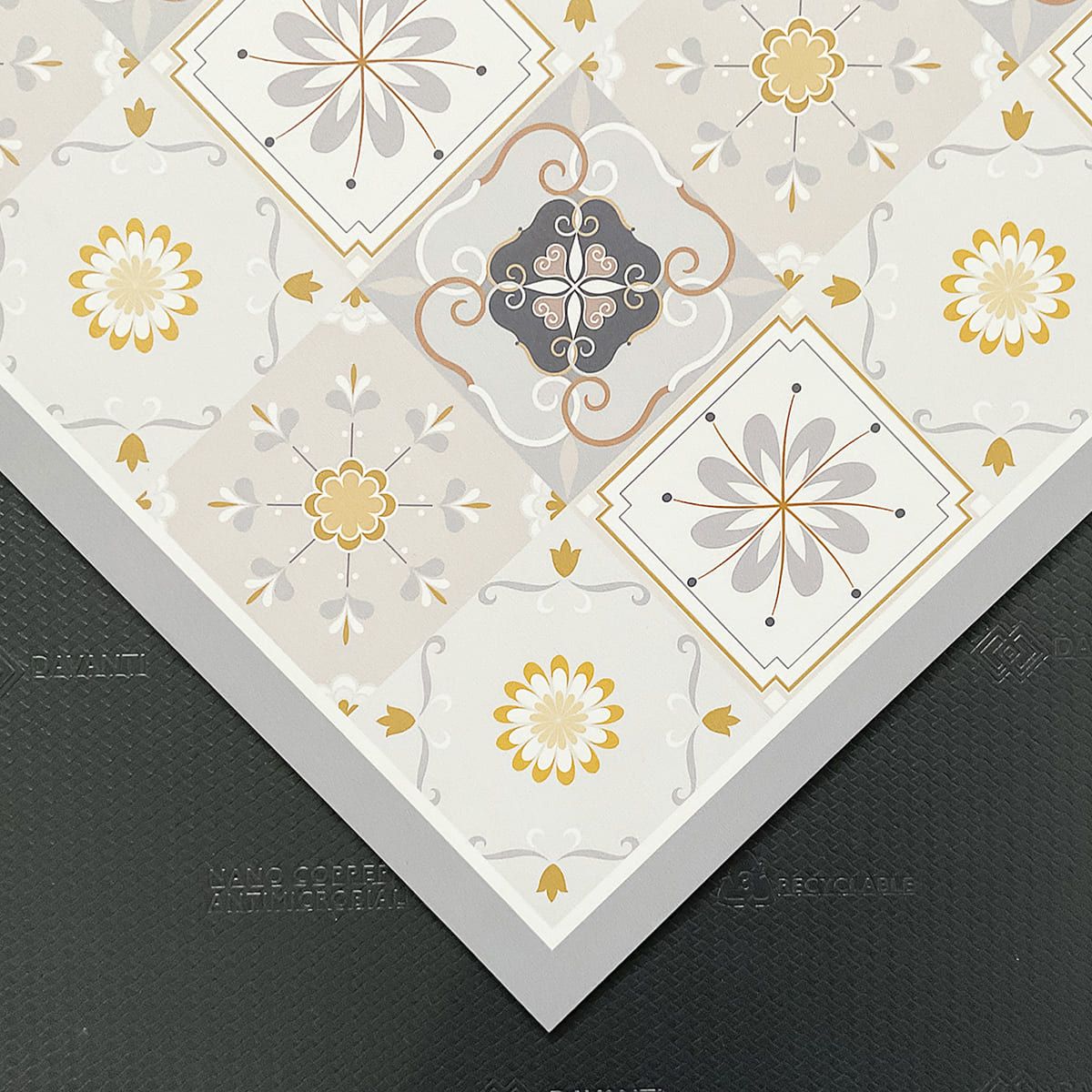 ALFOMBRA VINÍLICA BALDOSA AMARILLA 70X100 CM - 2