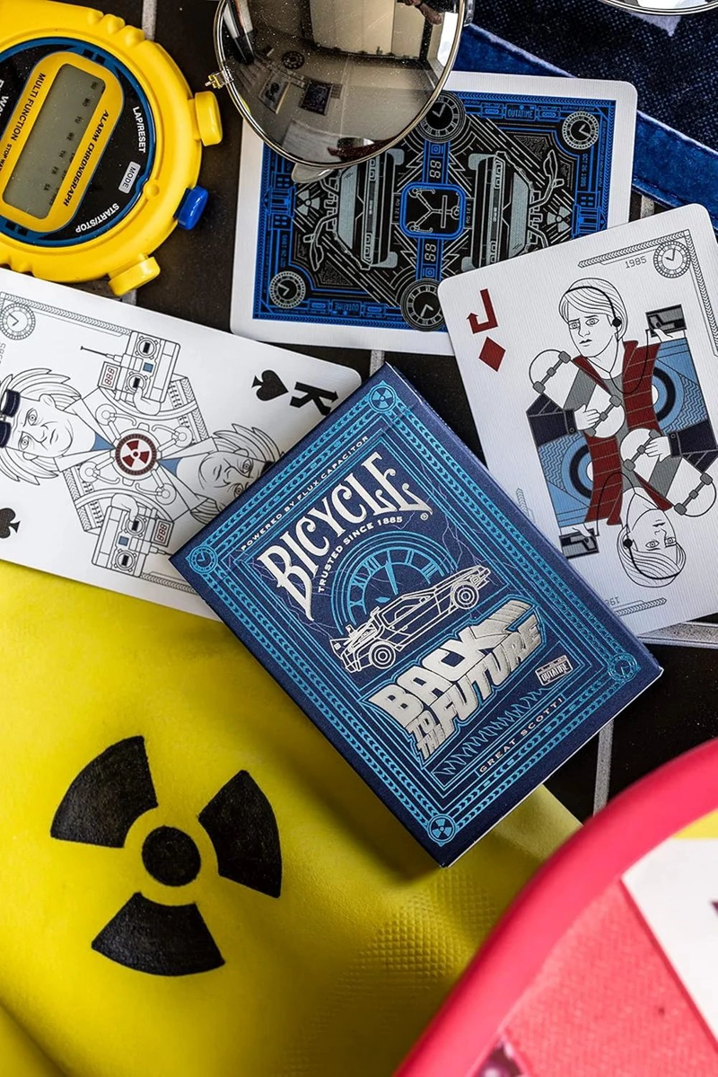 BICYCLE® BACK TO THE FUTURE - BARAJA DE CARTAS PREMIUM EDICION DELOREAN - 1