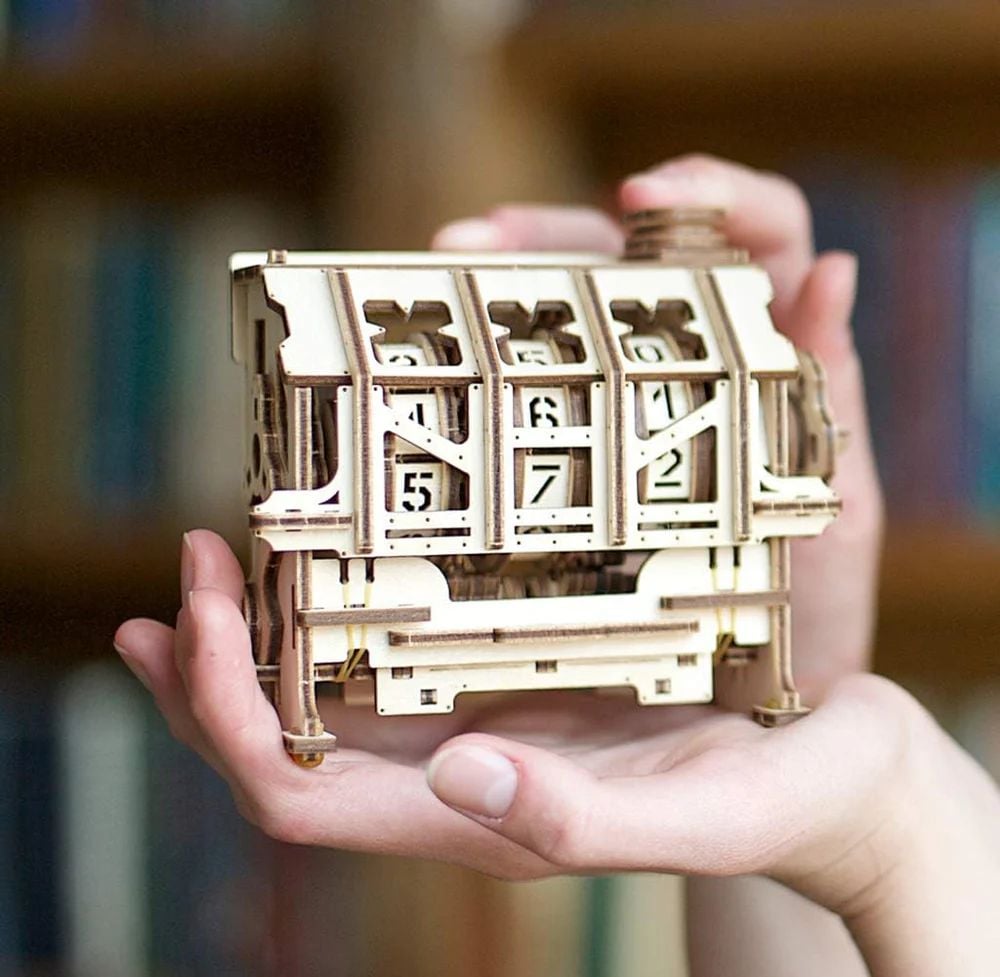 CONTADOR MECANICO (STEM LAB) - MAQUETA DE MADERA EDUCATIVA CON APP (UGEARS) - 1