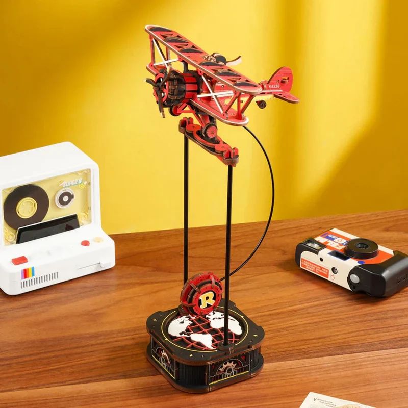 PUZZLE 3D PE NDULO 'SKY CAPTAIN' - MAQUETA CINE TICA PARA ARMAR (ROKR) - 1