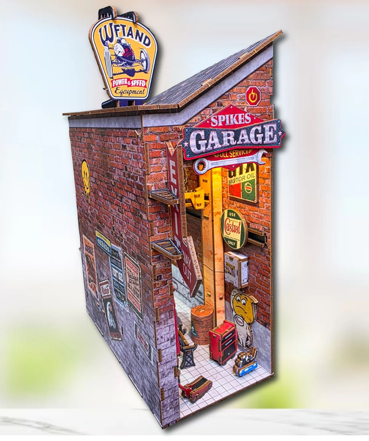DESCRIPCION CONVIERTE TU ESTANTERIA EN UNA ESCENA VIBRANTE CON SPIKE'S GARAGE, UN DETALLADO BOOKNOOK - 2