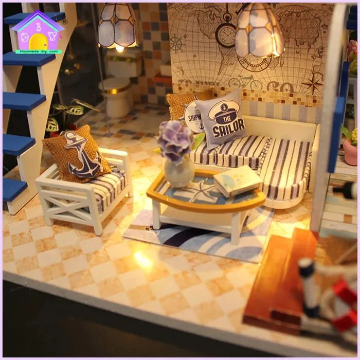 CASA MINIATURA DIY “BLUE COAST” – CABAÑA COSTERA DE MADERA CON LUCES LED M032 - 1