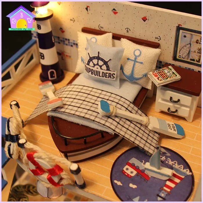 CASA MINIATURA DIY “BLUE COAST” – CABAÑA COSTERA DE MADERA CON LUCES LED M032 - 4