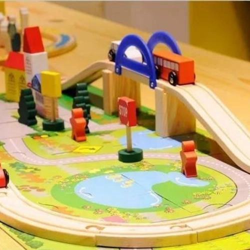 PISTA TREN A PILAS NIÑOS CON RIELES Y ACCESORIOS C10056 - 4