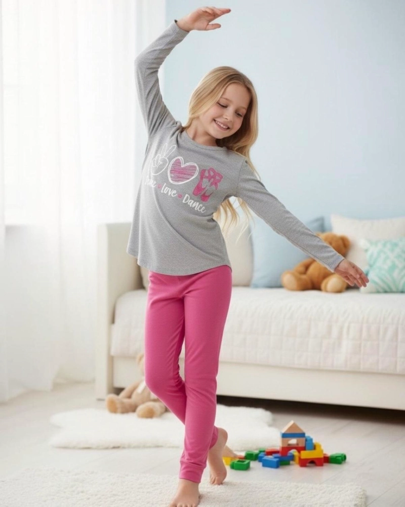 PIJAMA NIÑA ESTAMPADO PEACE LOVE DANCE - 3