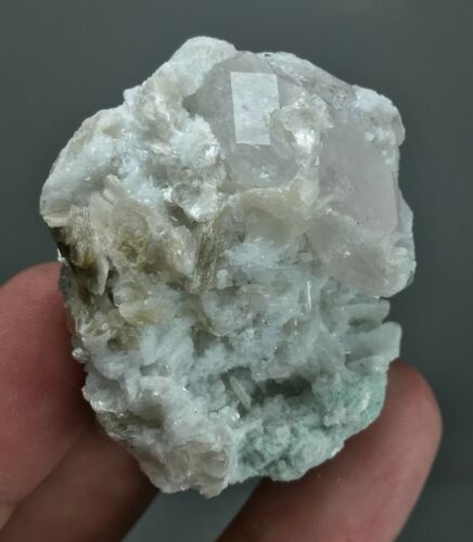PIEDRA DE MORGANITA SOBRE MATRIZ 65 CT - 1