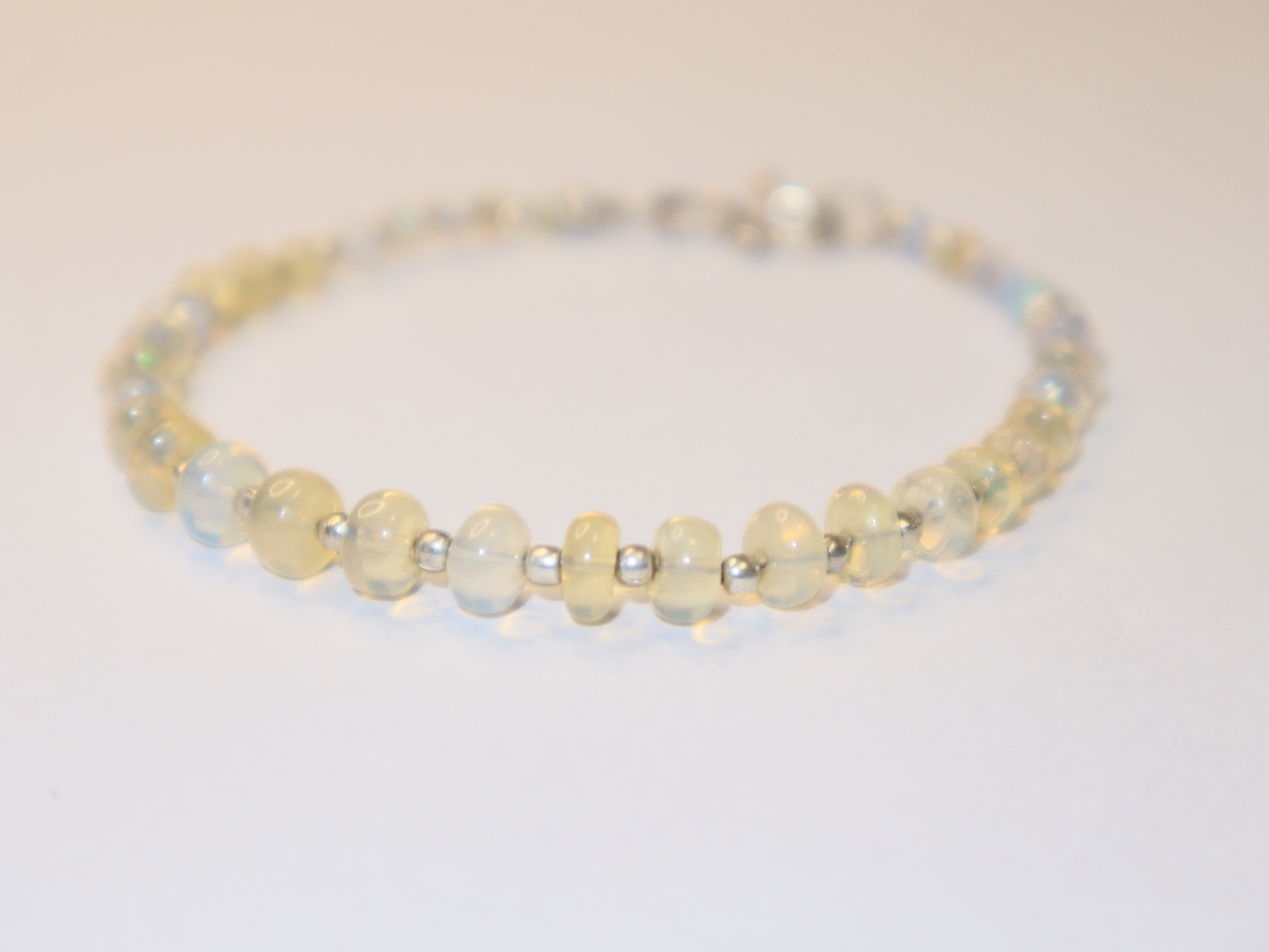 PULSERA FINA CON OPALOS DE ETIOPIA - 1