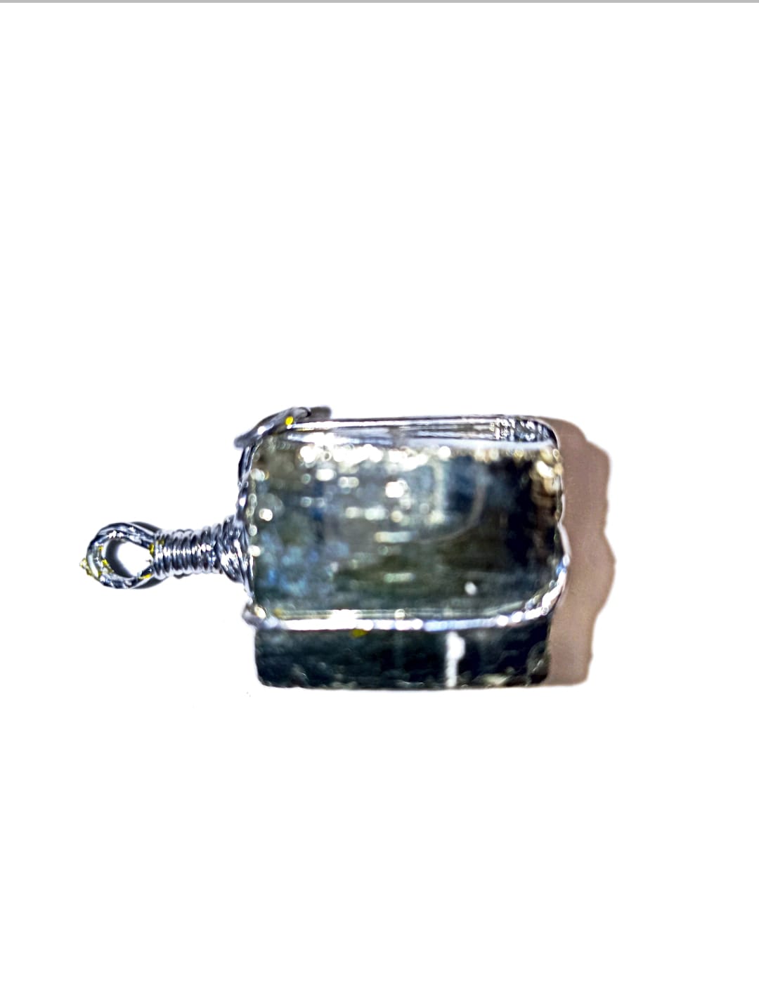 PIEDRA  PIRITA   CUBO HECHO COLGANTE - 1